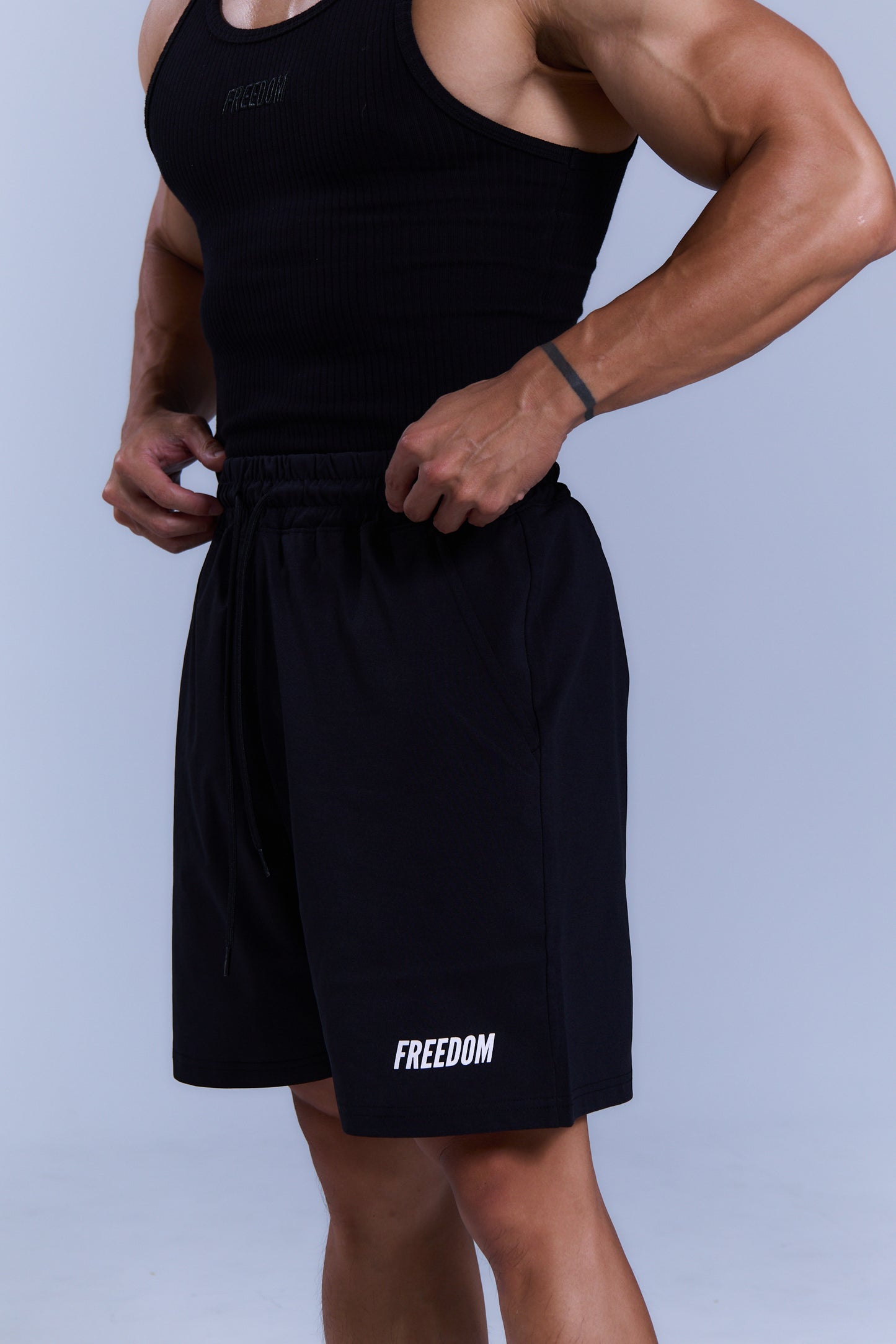 ESSENTIAL 系列五吋短褲｜黑色