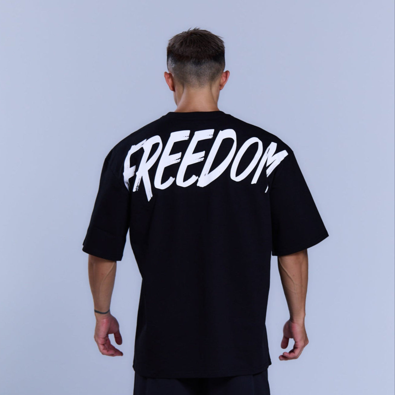 Freedom 背部 Logo上衣｜黑色
