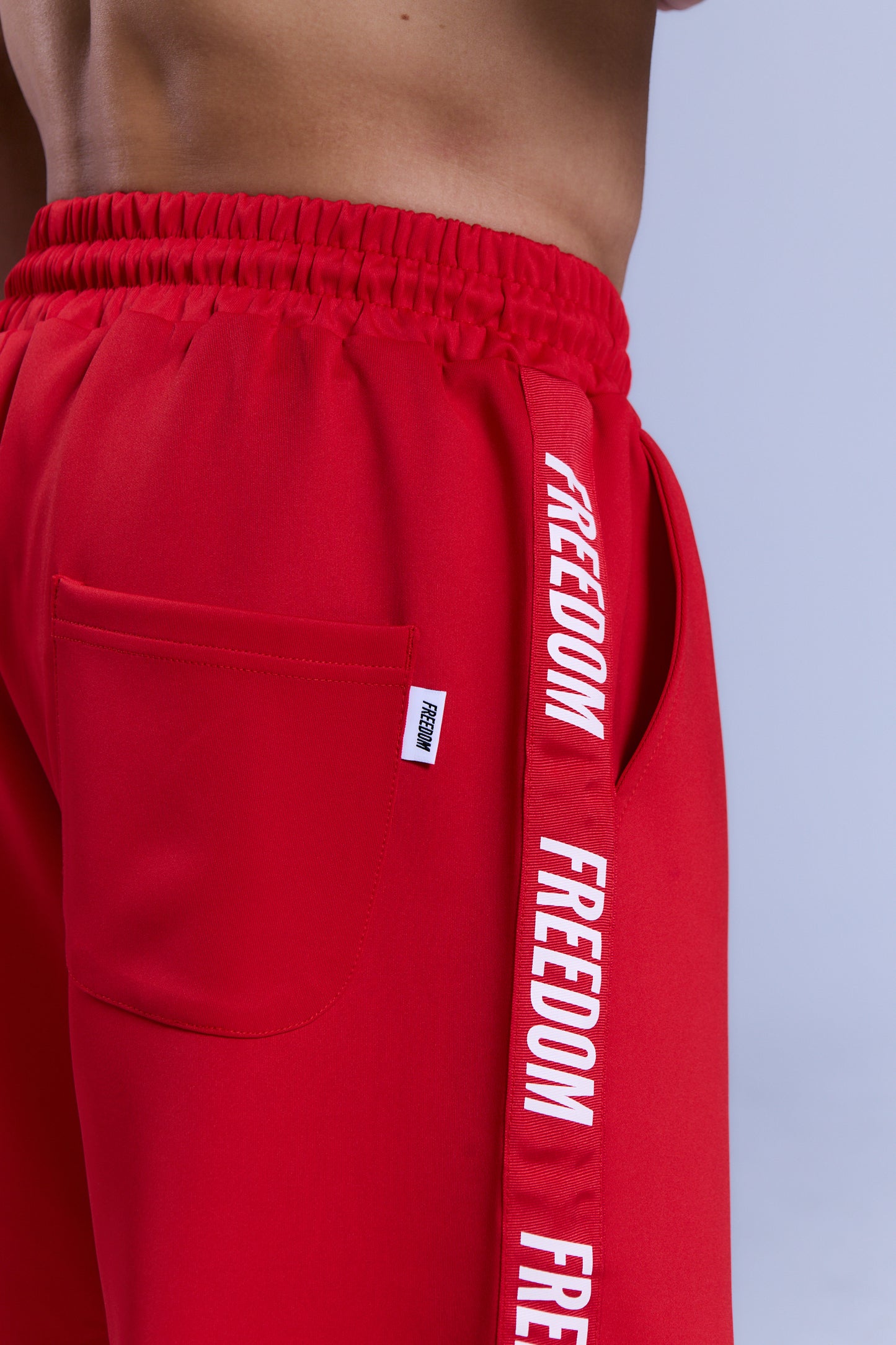 FREEDOM TAPE LOGO 七分短褲｜紅色白邊