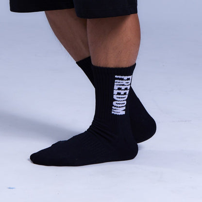 Freedom 碎骨壓紋短褲｜黑色