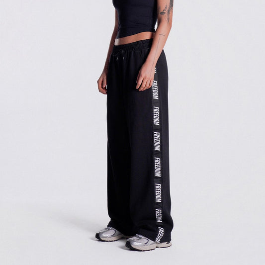 Freedom Tape Logo 純棉長褲｜黑色