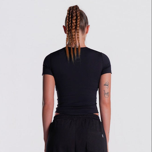 Essential Curved 短版上衣｜黑色